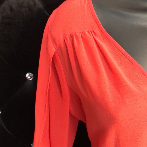 BEBE Blousan Slit Sleeve Shirt with Open Back Detail. - Picture 3 of 9